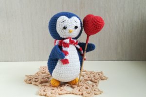 Робота Мяка іграшка Пінгвін з сердцем