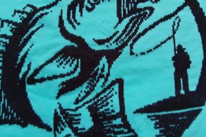 Ручная вышивка на футболке, подарок рыбаку - Описание