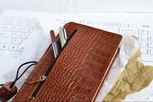 Шкіряний блокнот-мідорі "Віскі Кроко" (Standard) - Опис
