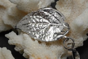 Кулон листок "Дыхание леса" (гальваника, экостиль) 63/27 - Описание