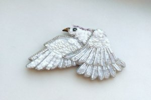 Работа Брошь Белый Ворон