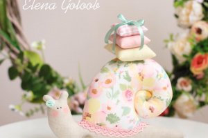 Весняний декор -Равлик рожевий і жовтий кролик-кругляк  - Опис