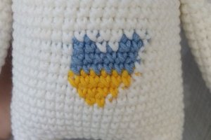 Вязаная игрушка кролик - Описание
