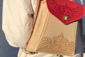 Красный кожаный рюкзак Городской рюкзак - Описание