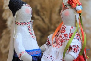 Зайці-українці-подарунок з душею України - Опис