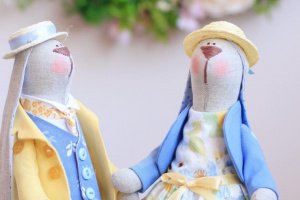 Закохані Зайці «Ми з України» - Опис