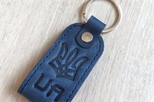 Сувенір брелок на ключі герб України