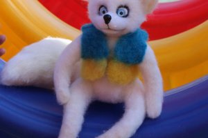 Лис сніговий перемоги іграшка валяна з вовни повстяна - Опис