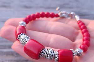Браслет и серьги из натуральных красных кораллов - Описание