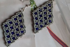 Робота Плетені сірі геометричні сережки