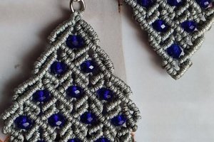 Плетені сірі геометричні сережки - Опис
