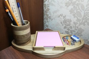 Робота Підставка для канцелярії