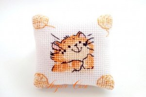 Подушечка-игольница "Рыжик" - Описание