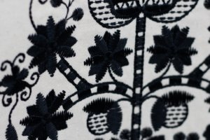 Шопер-унисекс с бежевой саржей и черной вышивкой - Описание