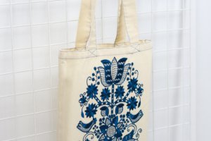 Шопер из саржи и вышивкой 71110 - Описание