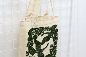 Шопер из саржи и вышивкой 715813 - Описание