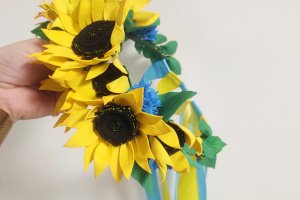 Венок украинский подсолнечник василька - Описание
