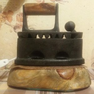 Работа Светильник «Утюг на углях»