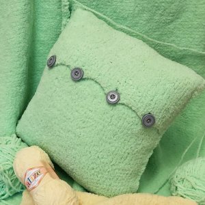 Работа Подушка вязанная декоративная диванная.