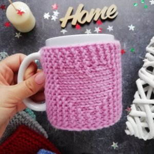 Робота В'язаний чохол на чашку "Серце"