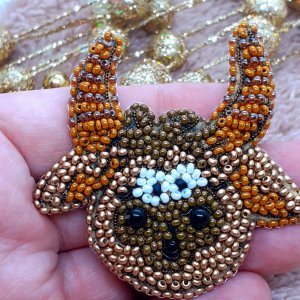 Работа брошь бычок