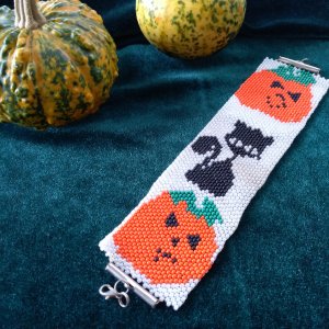 Работа Браслет из бисера "Тыковки"