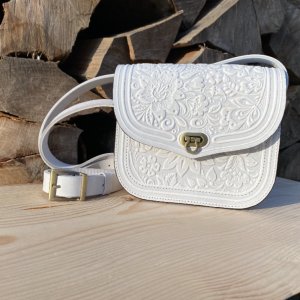 Робота Жіноча сумка "Квітка" колір білий