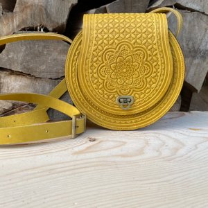Работа Женская сумка из натуральной кожи "КОЛОРИТ" ЦВЕТ Желтый