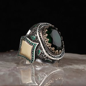Робота Кільце зі срібла ручної роботи в східному стилі з каменем