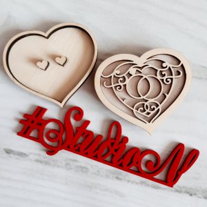 Работа Шкатулка для обручальных колец "Кольца" 9х8 см.