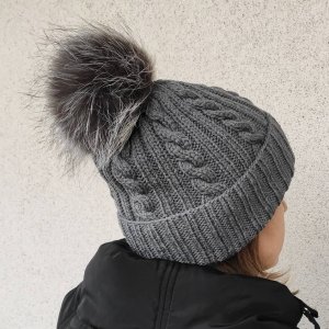 Робота Шапка мериносова з косами