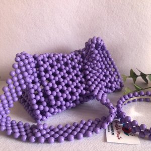 Работа Сумка выполнена из бусинок