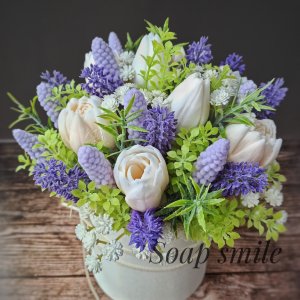 Робота Букети з еустомами та весняними квітами з Мила ручної роботи