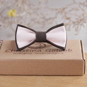 Работа Краватка- бабочка из льна цвета какао и пудры