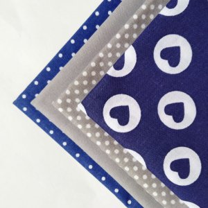 Робота Набір тканини для рукоділля сині сердечка з 4 шт.