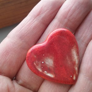 Работа Броши сердечки керамика