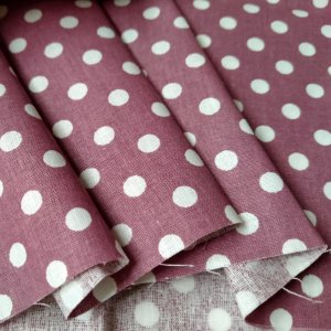 Робота Тканина бавовна горох 6мм на світло-ожиновому фоні
