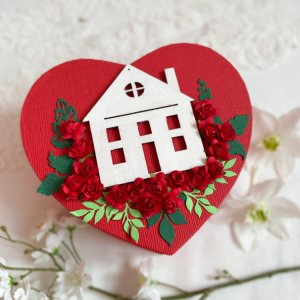 Робота Коробка-ввлентинка з будиночком. 100 причин чому кохаю.