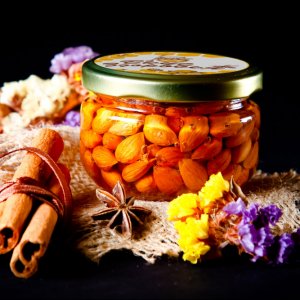 Работа Ядро абрикоса в меде / Орехи в меде