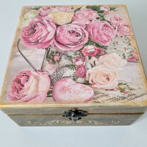 Робота Скринька з квітами.