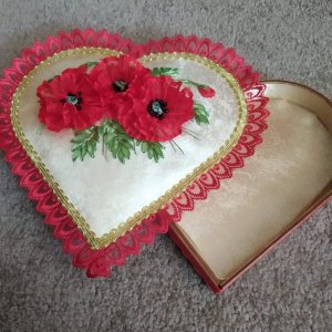 Работа Шкатулка "Красные маки"