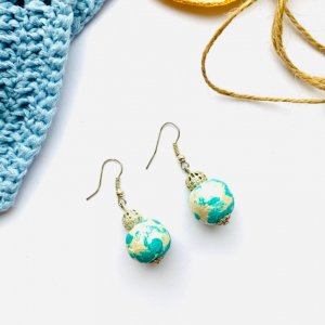 Робота Сережки кульки з намистинами ручної роботи