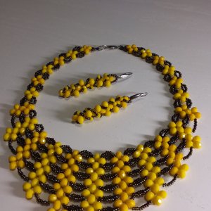 Работа Колье Танцующий желтый