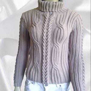 Работа Свитер классический Женский свитер с аранами под горло