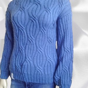 Работа Женский свитер цвета "джинс" с воротником под горло