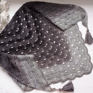 Работа Бактус-шаль 50 оттенков серого