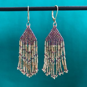 Работа Готовое изделие Золотистые серьги из бисера