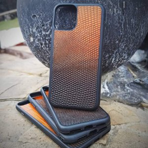 Работа чеходл/бампер для iPhone Ящерица