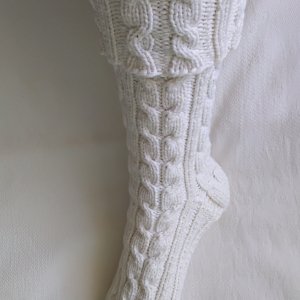 Работа Вязаные косами высокие гольфы (носочки). Ручная работа 