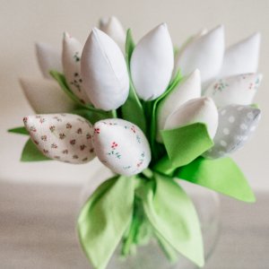 Робота ТЕКСТИЛЬНІ ТЮЛЬПАНИ (Білі)